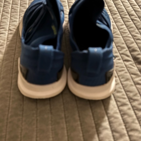 Under Armour Men’s Navy Sneakers - Picture 3 of 7